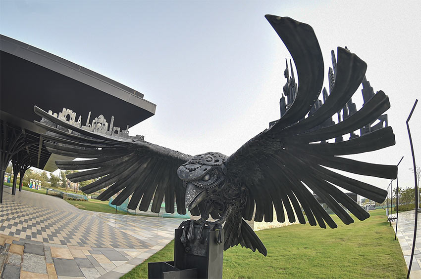 Time Migration Greenfinch sculpture by Alan Williams at Al Shaheed Park in Kuwait